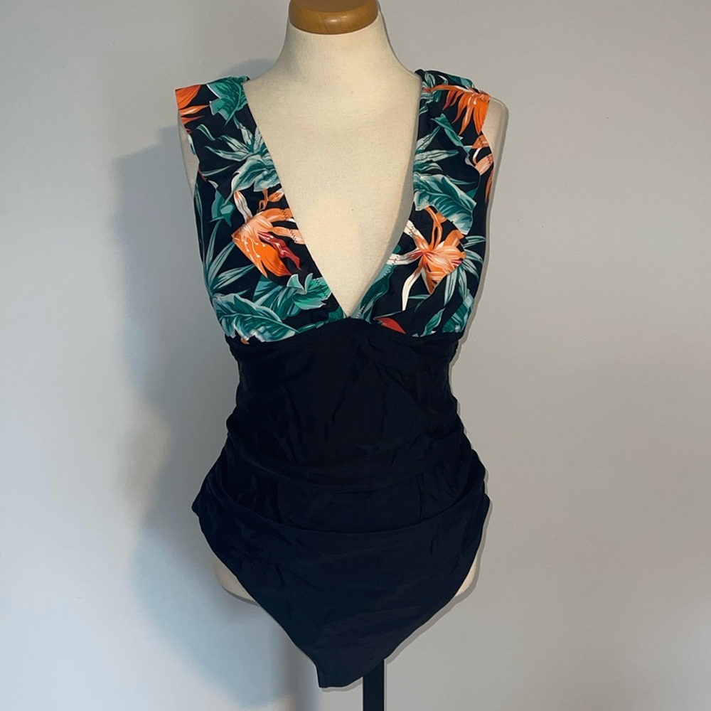Cupshe Black and Tropical Floral One Piece Swimsuit
